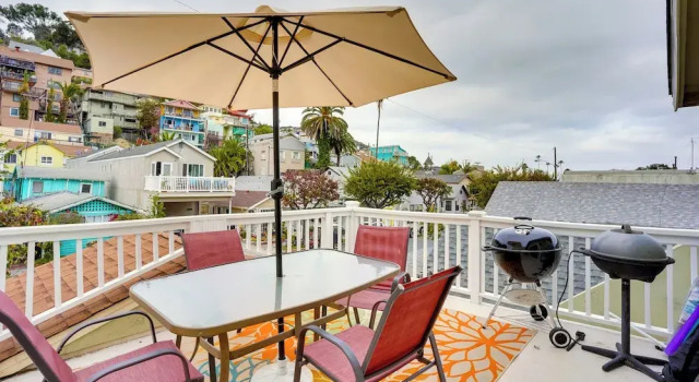 Tropical Island Escape w/ Deck, Walk to Avalon Bay