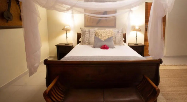 Люкс Luxury Tomo Safari Lodge