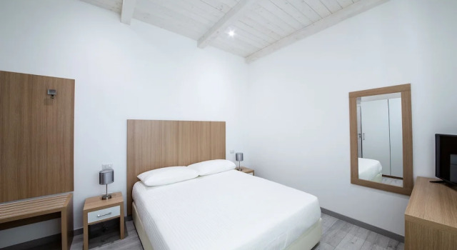 Двухместный номер Deluxe La Promenade Rooms & Suites