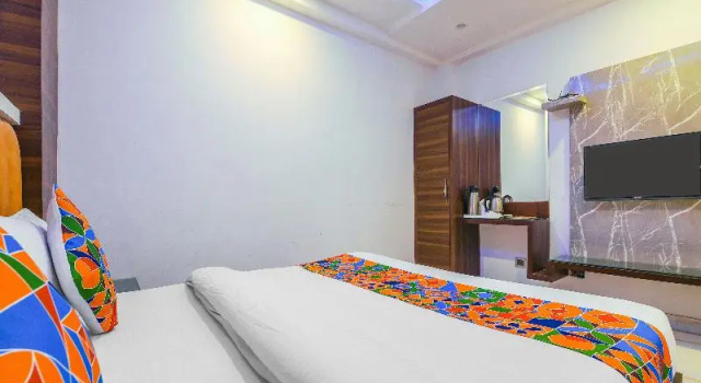 Номер Standard Capital O 16131 Mohit Guest House