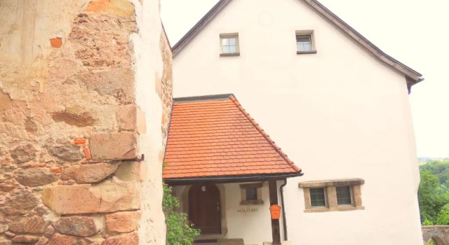 Gästehaus Mälzerei auf Schloss Neuburg, Buchen Sie Hotel Neuburg am Inn 