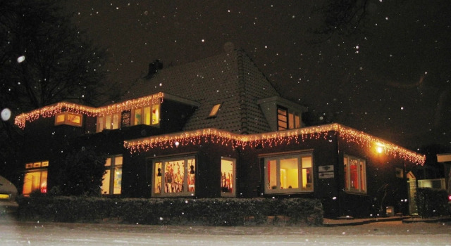 Simplictic Holiday Home in Emmen near Forest, Prenota Hotel Emmen Drenthe