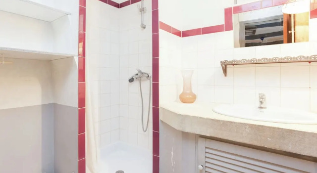 Cottage in Oppede With Pool and Garden, Book Vacation Home Oppède Luberon