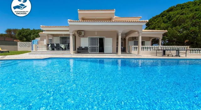 Villa Paloma - tranquilidade com piscina aquecível e BBQ - Albufeira, Забронировать Вилла Отели Алгарви с парковкой, Парковка