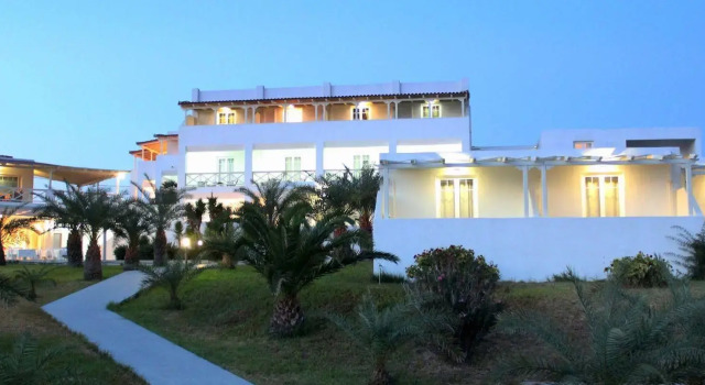 Golden Milos Beach House by Domotel