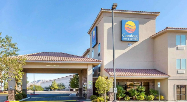 Люкс Comfort Inn & Suites Las Vegas - Nellis