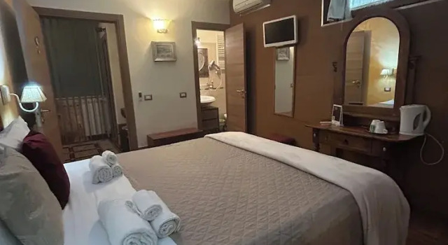 Номер Comfort Aurelia Garden Gold B&B