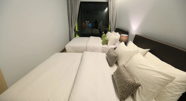 Трёхместный семейный номер Standard с балконом The White Elephant Home