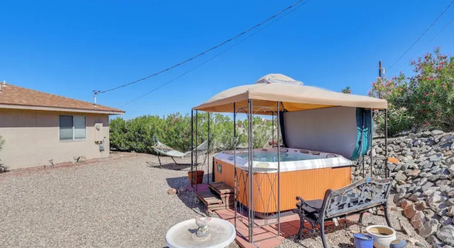Коттедж Lake Havasu Snowbird Retreat w/ Hot Tub!