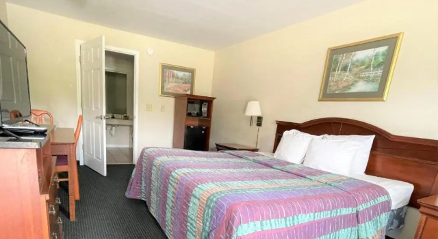 Standardowy pokój Rodeway Inn Sandersville