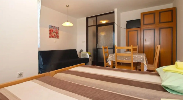 Apartment 1738