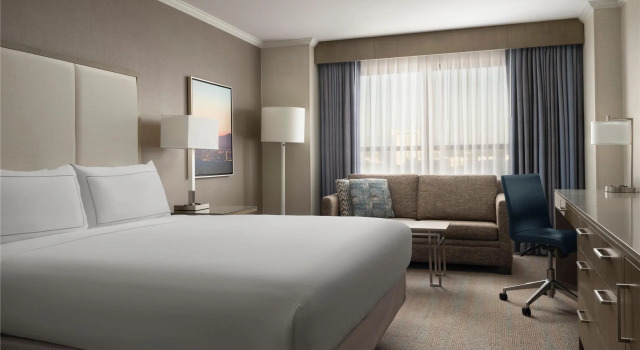 Номер Standard DoubleTree by Hilton Irvine Spectrum