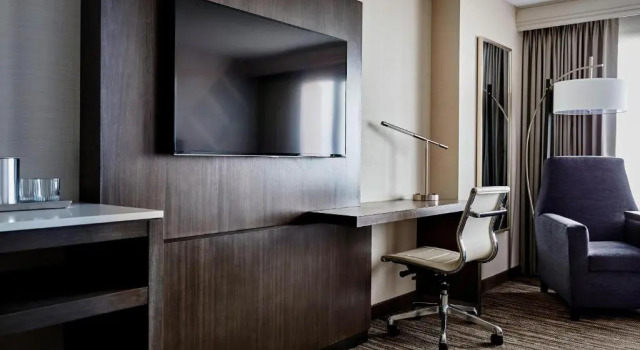 Четырёхместный номер Standard San Francisco Airport Marriott Waterfront