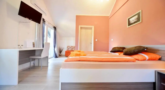 Guest House Rudine