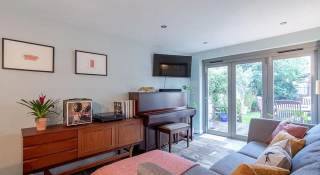 Stylish and Cosy Home in Central Cambridge, Забронировать Отель Кембридж Великобритания, рядом с Железнодорожный вокзал Кембриджа