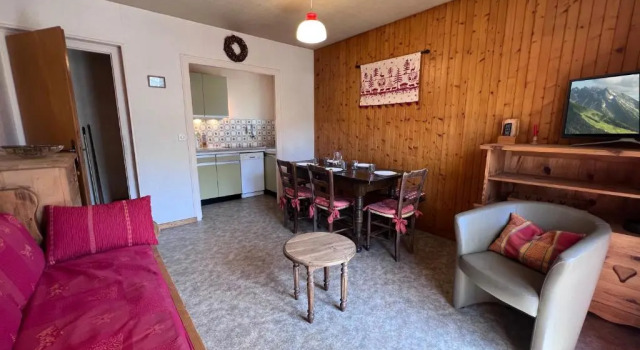 Crepuscule 3 - Appartement proche pistes de ski et village, Забронировать Апартаменты/квартира Отели Ла-Клюза с парковкой, рядом с Горнолыжный подъемник Риффруа, Парковка