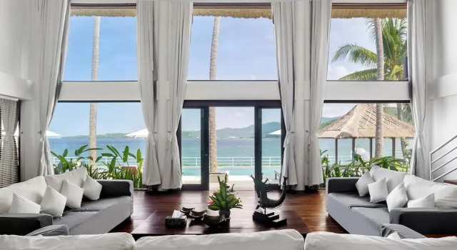 Villa Blanca by Alfred in Bali - Modern Luxury 5 Bdr Oceanfront Villa in Candidasa