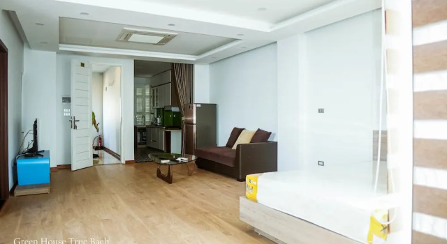 Апартаменты c 1 комнатой с балконом и с красивым видом из окна Green House Service Apartment
