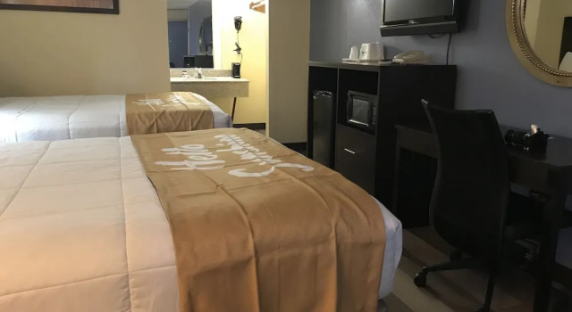 Days Inn Greensboro Airport, Prenota Hotel Greensboro Carolina del Nord