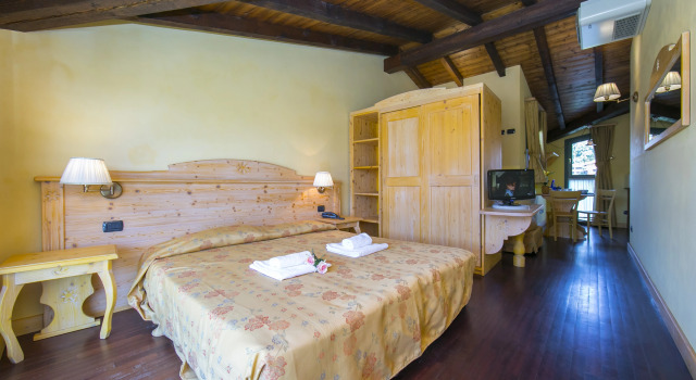 Montelago Charming Relax 3, Prenota Hotel Ternate Lago Maggiore