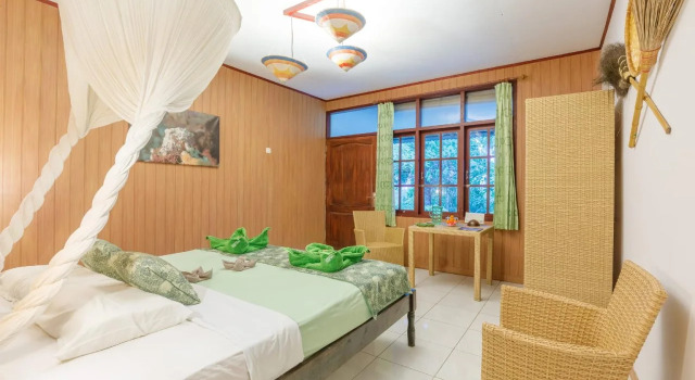 Thalassa 5* PADI Dive Resort, Rezerwuj Ośrodek wypoczynkowy Hotele w Sulawesi z wyżywieniem, Półpełne / Pełne wyżywienie