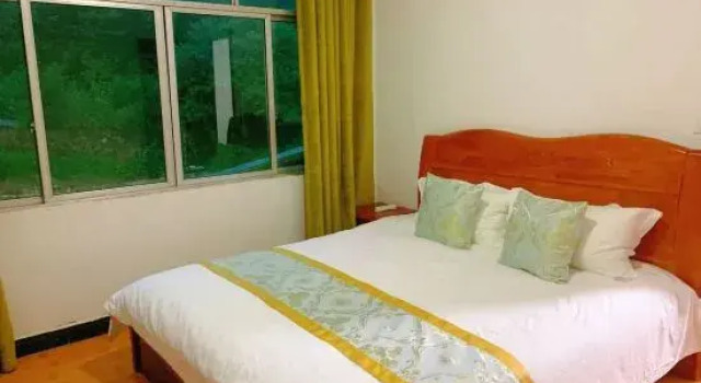 Ya'an Chengxin Tea House Chinese Inn, Prenota Hotel Ya'an Sichuan