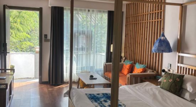Люкс с видом на сад Mid-Levels Homestay