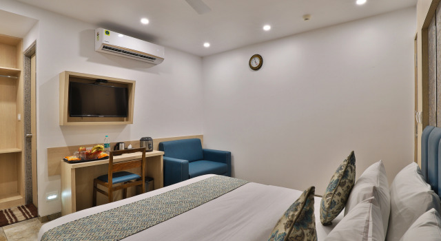 Номер Standard 7 Orbit Hotel, Surat