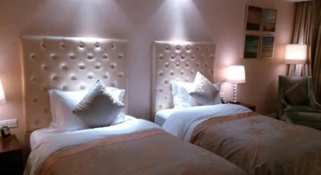 Dongfang Jianguo Hotel Wuhan, Prenota Hotel Hotel a Hubei con parcheggio, Parcheggio