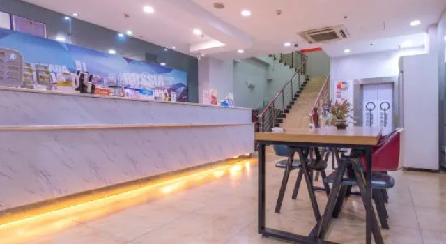 Yimi Hotel (Guangzhou Huawei R&D Center Baiyun Mopei City Branch)), Book Hotel Hotels in Guangdong with Parking, Parking