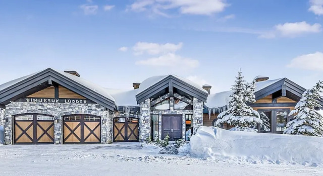 Inuksuk Lodge 4800 sq ft of Excellence