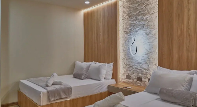 Четырёхместный семейный номер Standard Hotel One Lleras