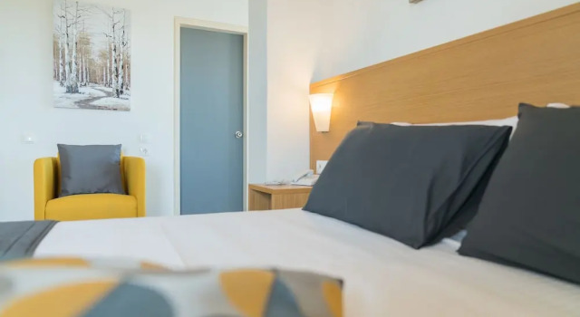 Номер Classic с балконом City Center Hotel