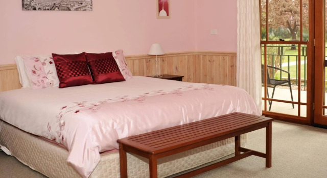 Stableford House Bed and Breakfast, Rezerwuj Hotel Howlong Murray River