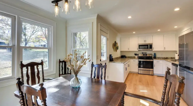 Tranquil Travelers Rest Home w/ Fire Pit!