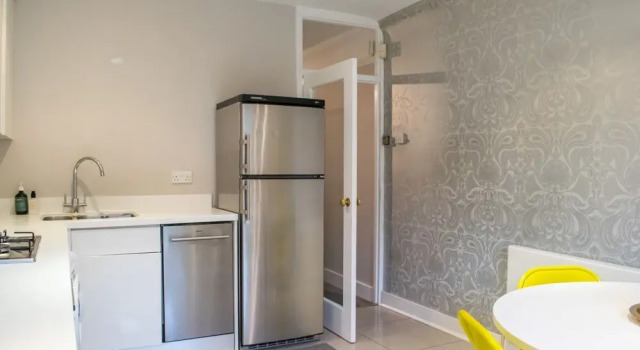 Cosy 2 Bed Ground Floor Flat In London, Забронировать Отель Отели Лондона 3 звезды, рядом с Станция метро Brondesbury Park, 3*