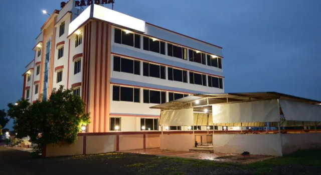 Hotel Sai Ramanand, Забронировать Отель Недорогие отели штата Махараштры, недорого