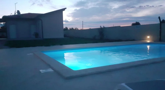 Serene Holiday Home in Novigrad with Private Pool, Varaa Hotelli Paolija Istria