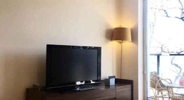 ClickTheFlat Artistic Estate Apartment