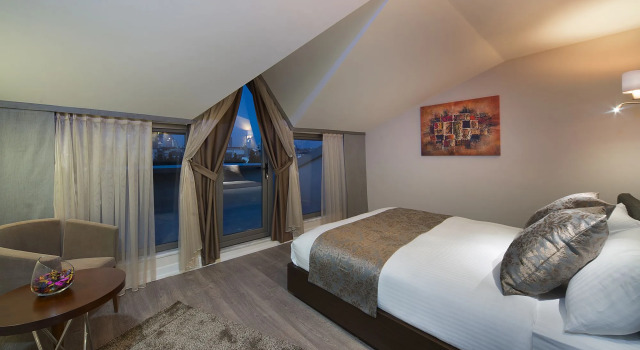 The Clock Suites