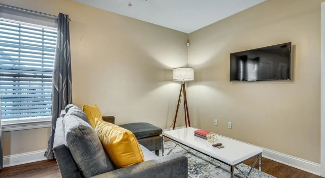 Lasalle 1b/2b · Centrally Located Gated Units Great for Groups!, Забронировать Отель Отели Нового Орлеана 3 звезды, рядом с Ochsner Baptist, 3*