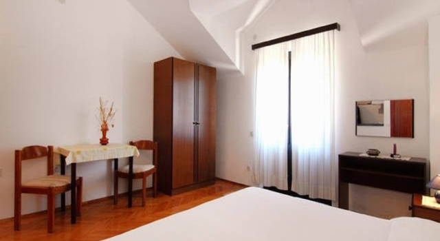 Studio apartment Mat - in a cosy stone house: SA3 Bol, Island Brac, Prenota Appartamento Bol 