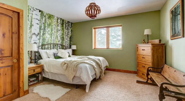 400 Whispering Pines Circle Private Home with Hot Tub, Buchen Sie Ferienhaus Blue River 