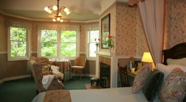 The Foxes Inn of Sutter Creek, Rezerwuj Bed and Breakfast Sutter Creek Kalifornia