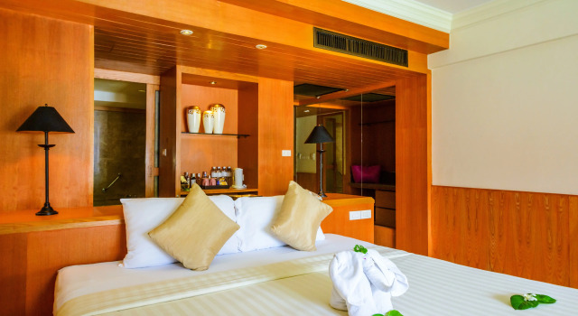 Seaview Patong Hotel