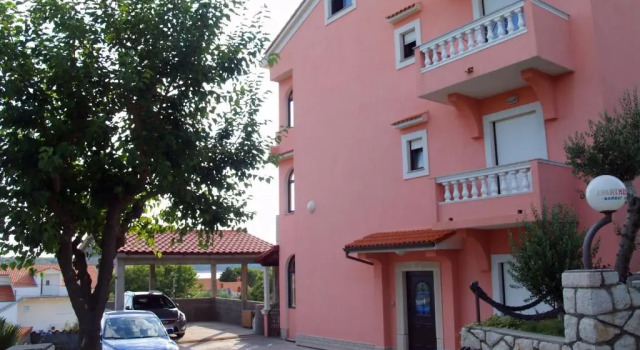 Apartments Banic, Prenota Appartamento Hotel a Isole Quarnerine con parcheggio, Parcheggio
