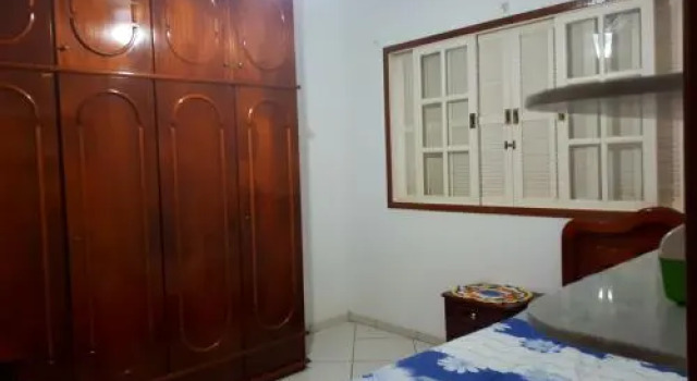 Casa em Unamar,Cabo Frio,à 200m da praia,em condomínio com segurança 24 hs