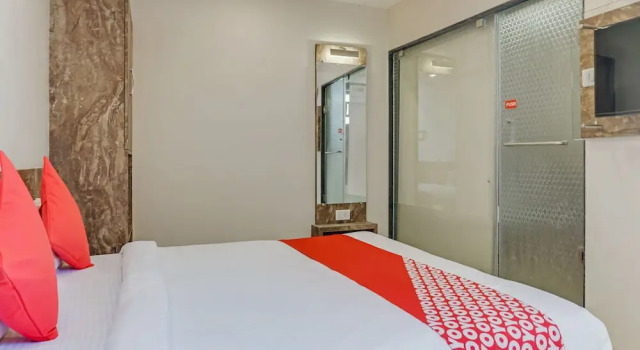 Двухместный люкс OYO 22571 Hotel Sarathi