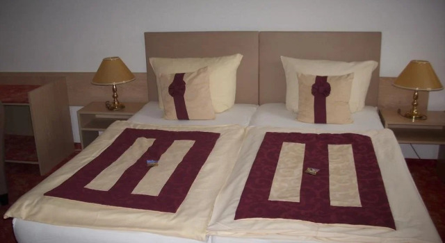 Altstadthotel "Garni" Grimma, Rezerwuj Hotel Grimma 