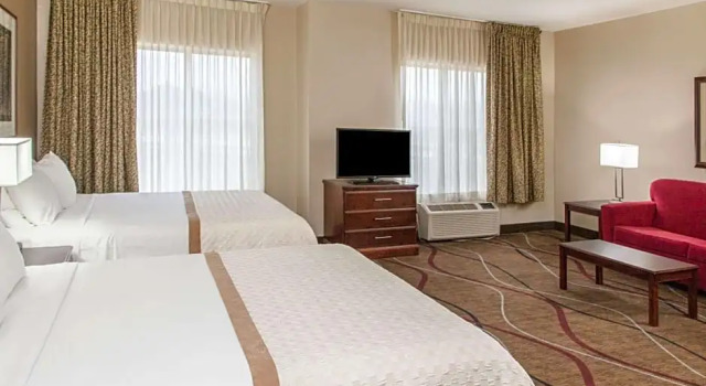 Шестиместный номер Standard Hawthorn Extended Stay by Wyndham Bloomington